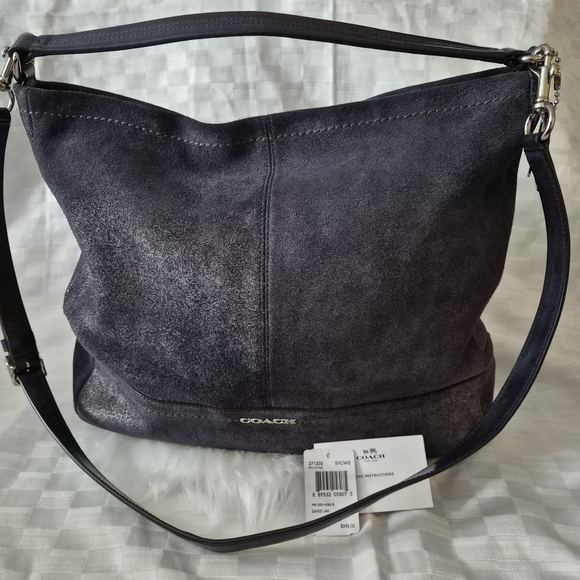 Coach Handbags - Vintage Coach Parkside Hobo Bag Navy Blue